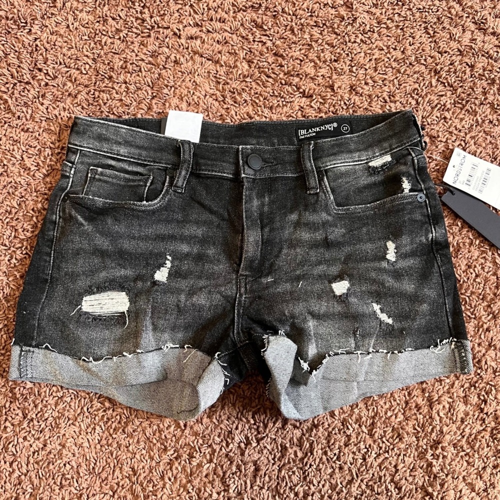 BLANKNYC ‎ Women's Denim Shorts Distressed Black Wash Cuffed Hem Size 27 NWT